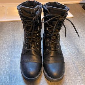 Black combat boots size 40